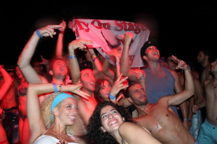 Lebanon Largest FOAM Party 3 (1)